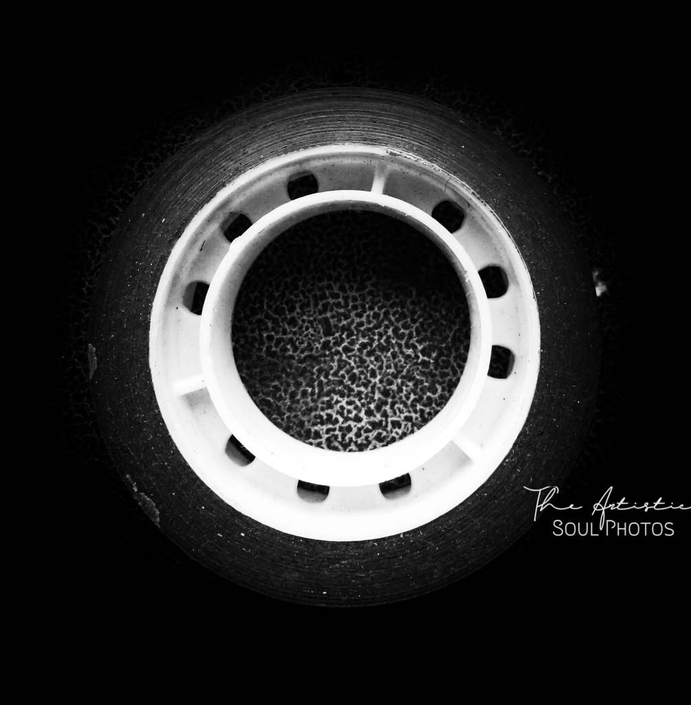 BnW Photo of a Circular ring